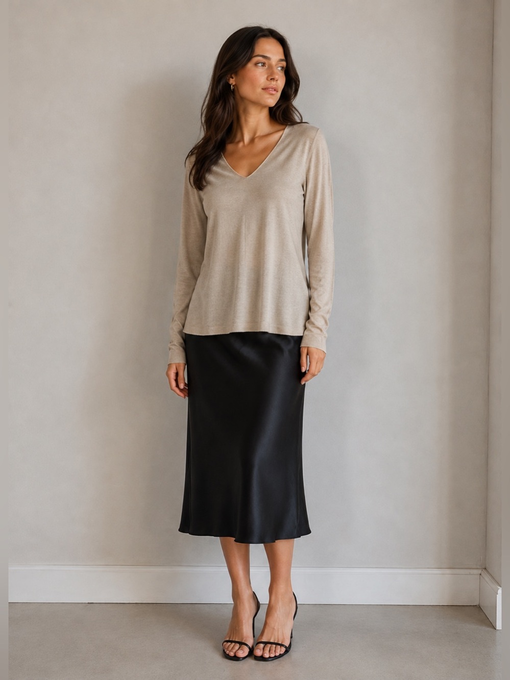 Fashion Luxury Angora Wool Blend Long Sleeve Jersey Top Size M Vneck Beige